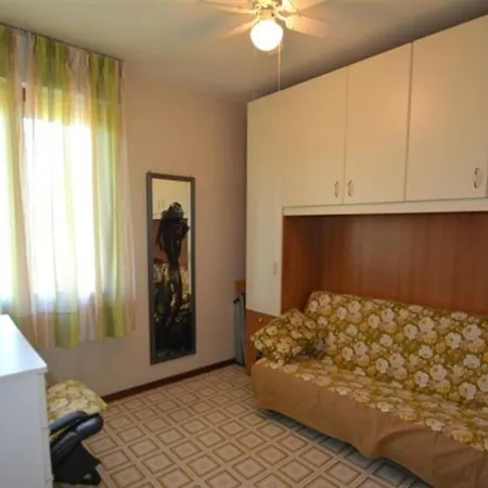 Comfortable Flat For 6 Guests In A With Common Pool In Lignanoriviera 아파트