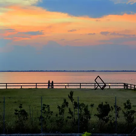 Comfortable Flat For 6 Guests In A With Common Pool In Lignanoriviera Appartement Lignano Sabbiadoro